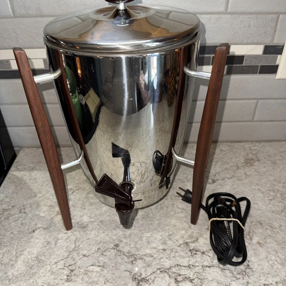 Vintage Regal Ware 1330 Atomic Rocket Coffee Percolator Teak Legs 10-30 Cup MCM